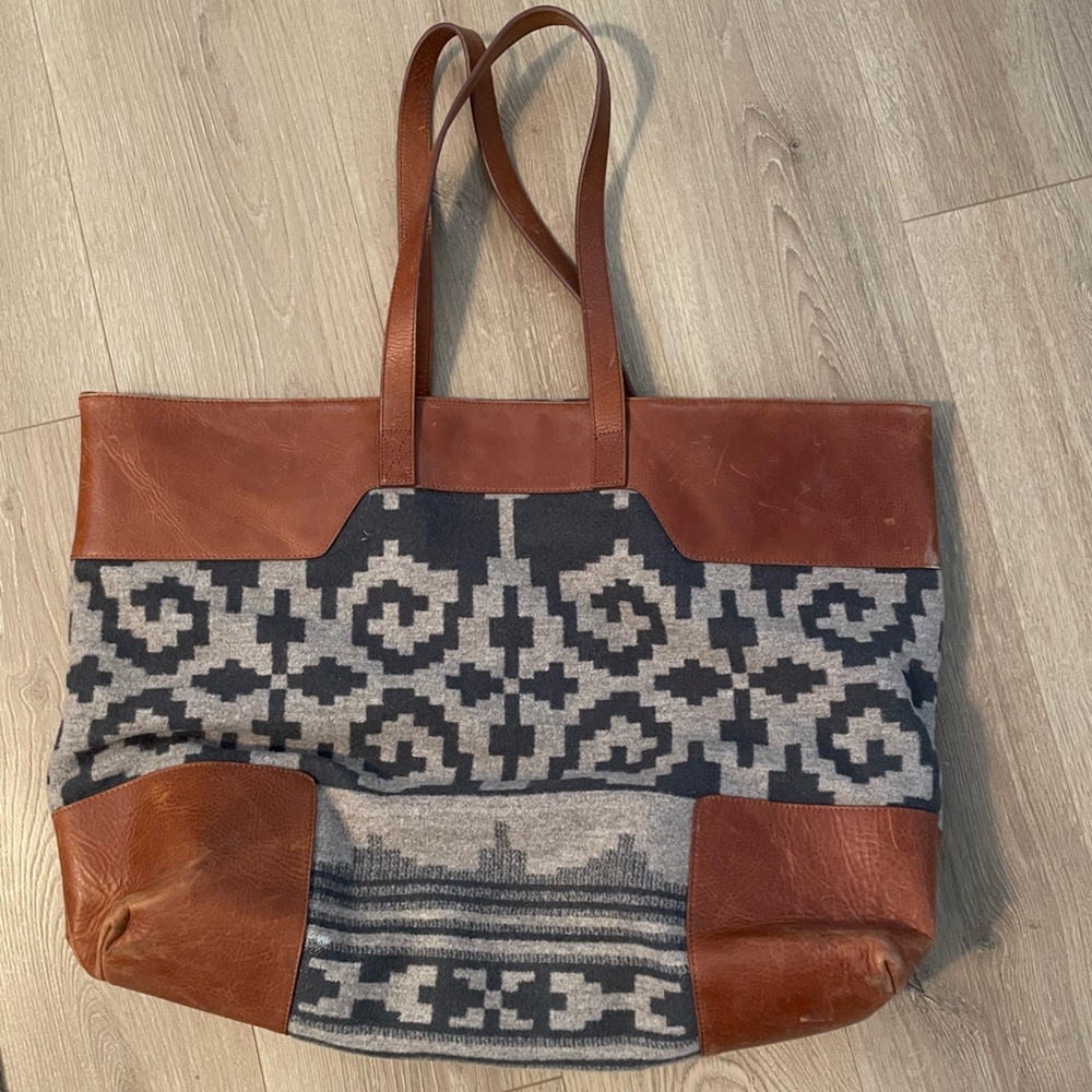 Pendleton Tote Bag Leather and Wool Pattern Fabric Large 18inx15in